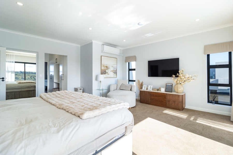 To Let 4 Bedroom Property for Rent in Sandown Estate Western Cape